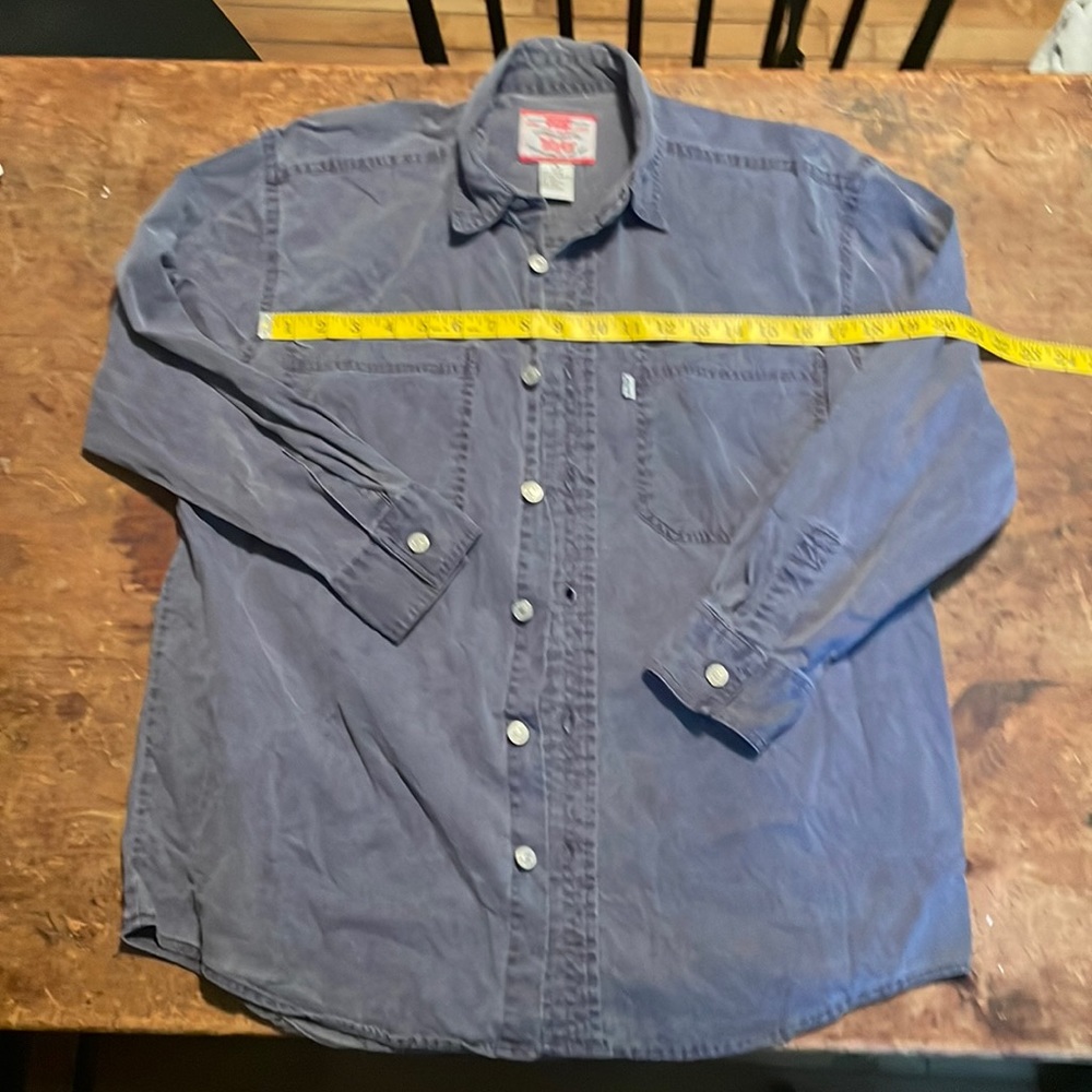 Levi’s Button Down Shirt Size M